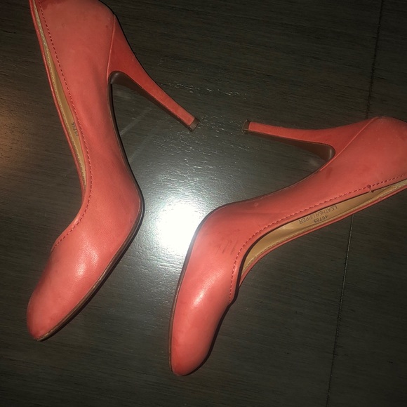 J Crew salmon colored pumps w/ leather upper -9 - Picture 2 of 6